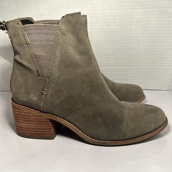 TOMS Women's Esme Desert Taupe Suede Chelsea Boot Size 8. 2.5” heel size - Picture 4 of 15